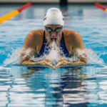 Plaukimas Krūtine: Išsamus Gidas Nuo Pradedančiojo Iki Pažengusiojo